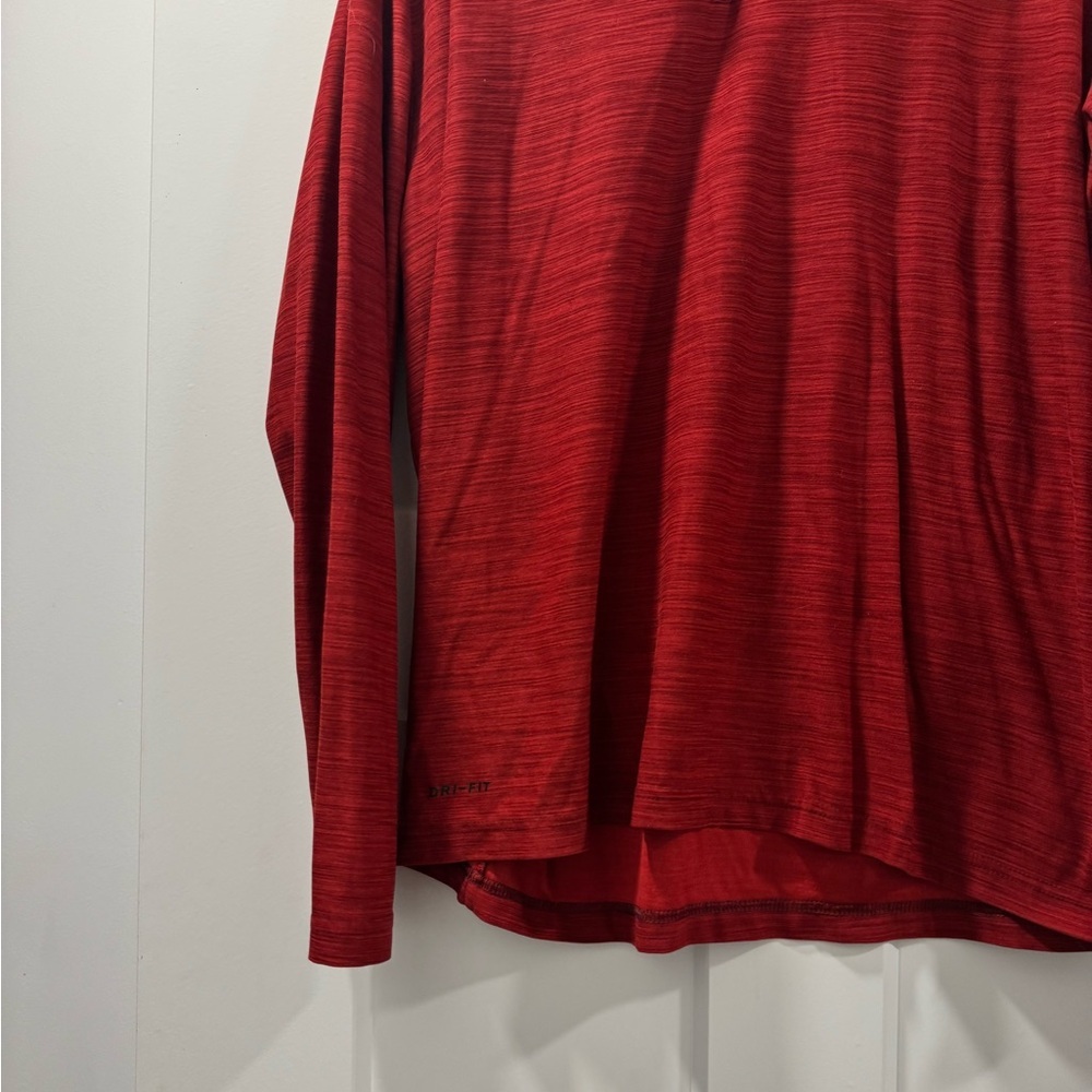 Nike  Red Dri Fit 1/4 Zip up size large - Picture 2 of 3